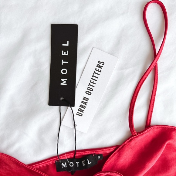 NWT ❤️ Motel Roce Tie-Front Cami - Size Small - Picture 4 of 6